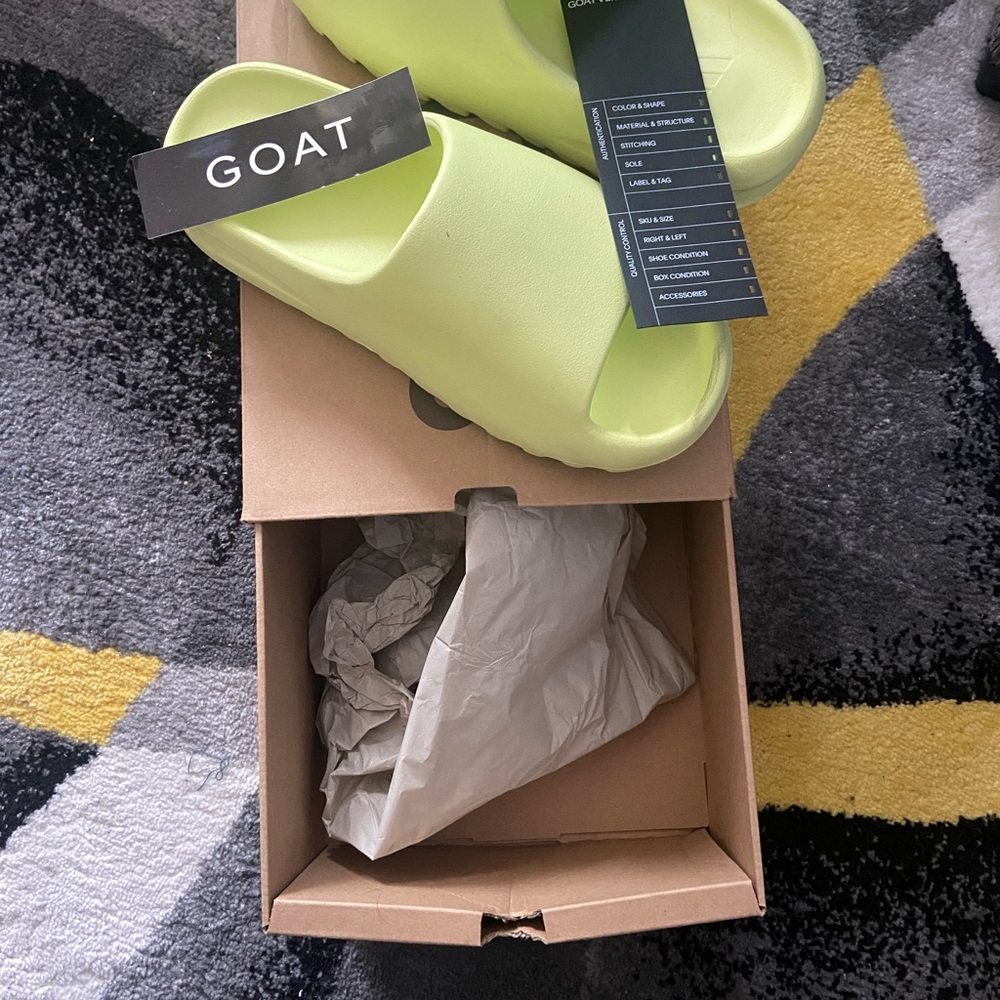 Yeezy Green Slippers Vibrant Modern Design
